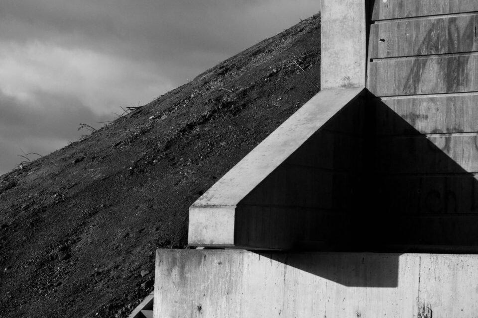 High-contrast architectural security boundary for enterprise cybersecurity research