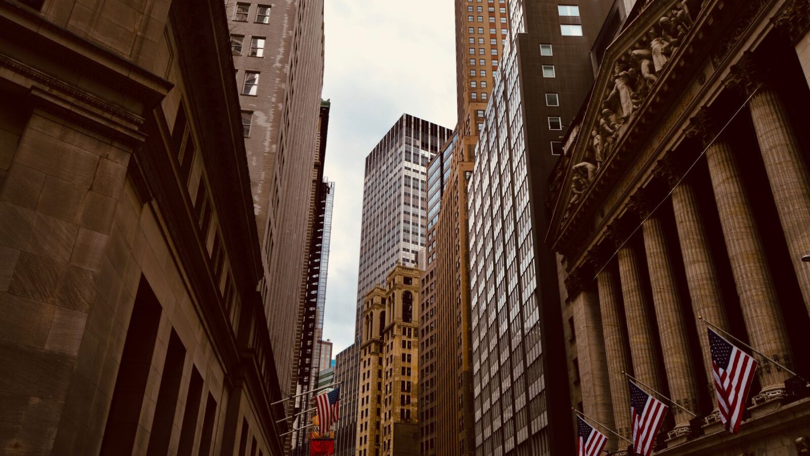 Wall Street architecture in Lower Manhattan for the State of Enterprise AI in New York research outlook